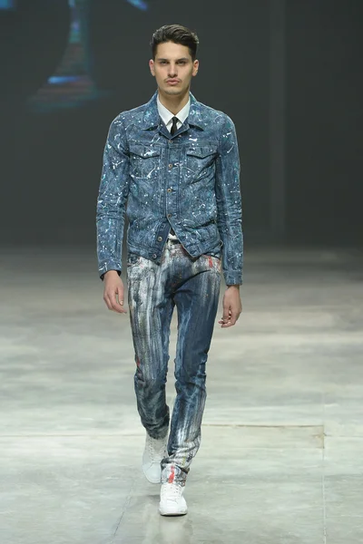 Look 45